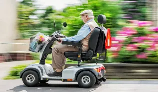 Scooter pour personne âgée