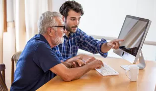 Cours d’informatique à domicile pour seniors